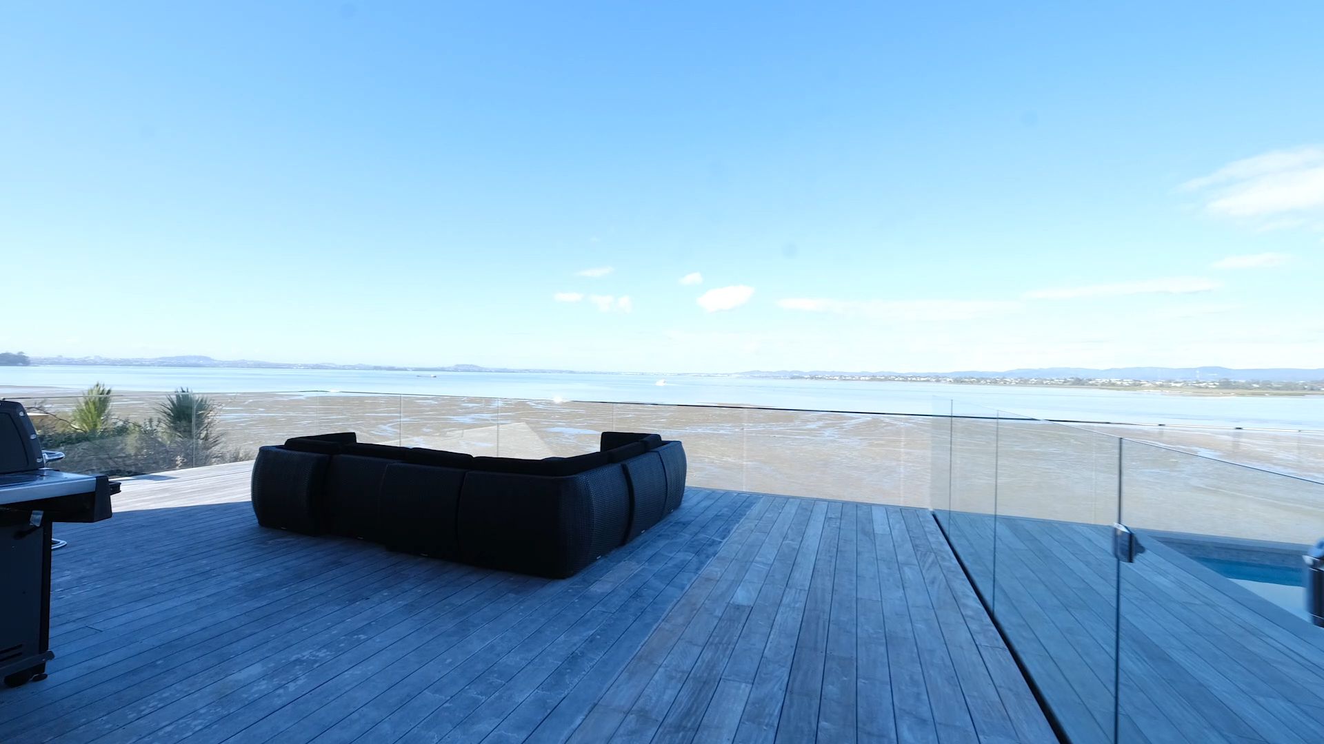 Luxury outdoor living extension