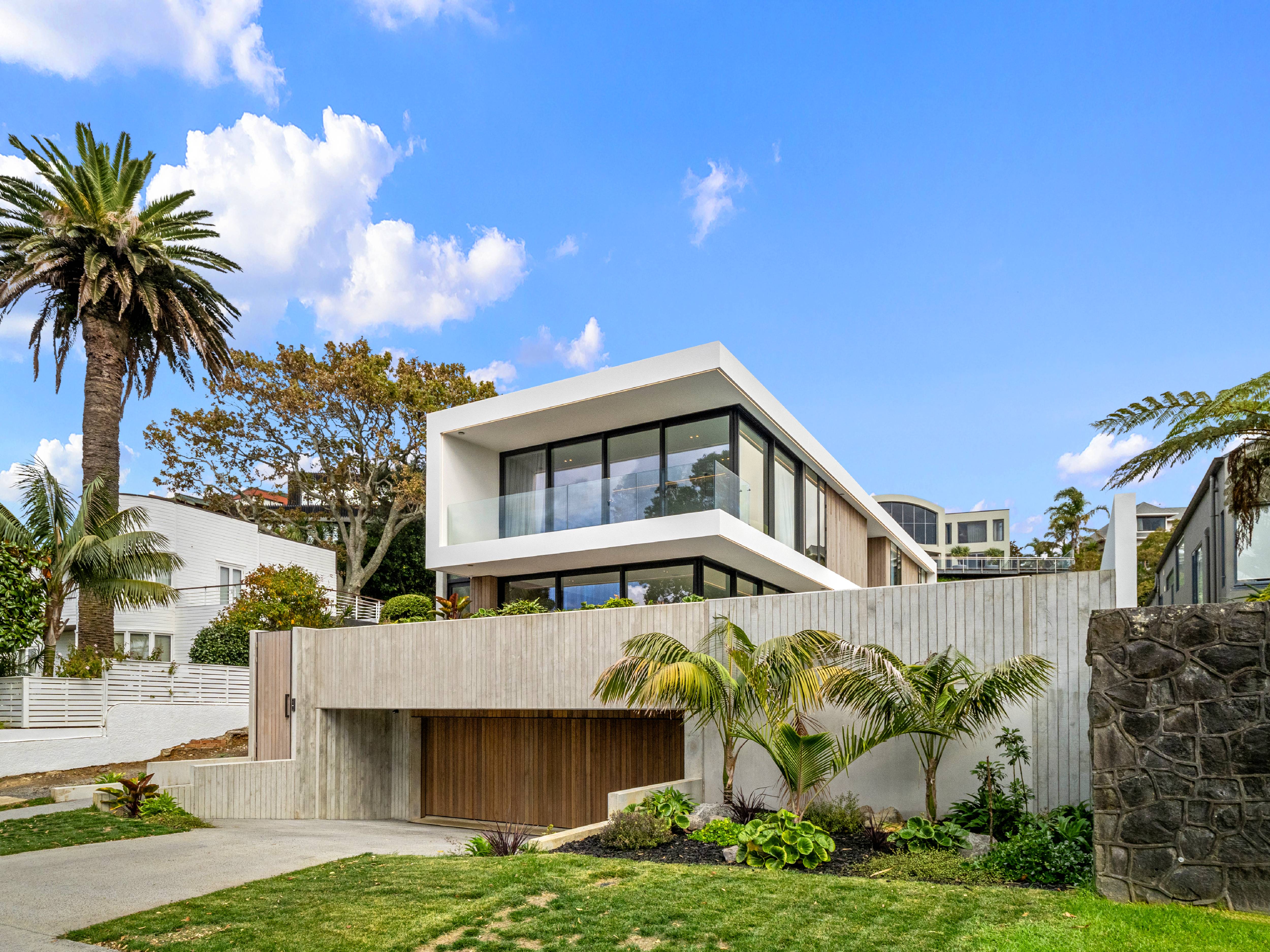 Takapuna luxury home with pool